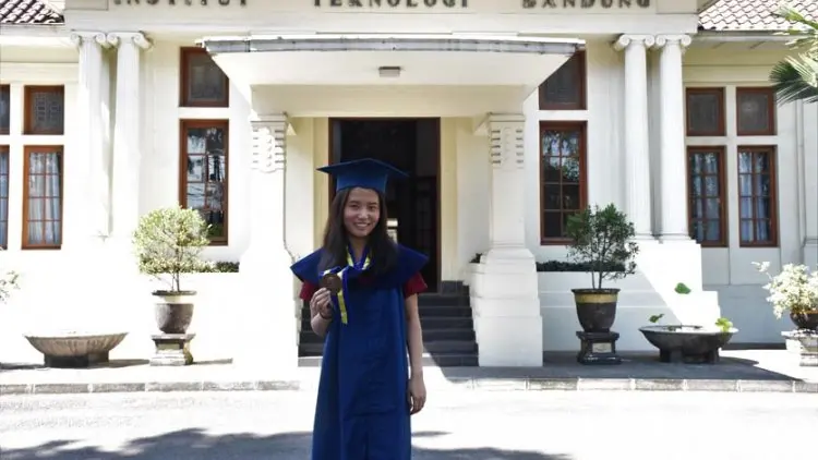 Rachel Sidney Devianti, Wisudawati Penyuka Coding Peraih IPK 3,99