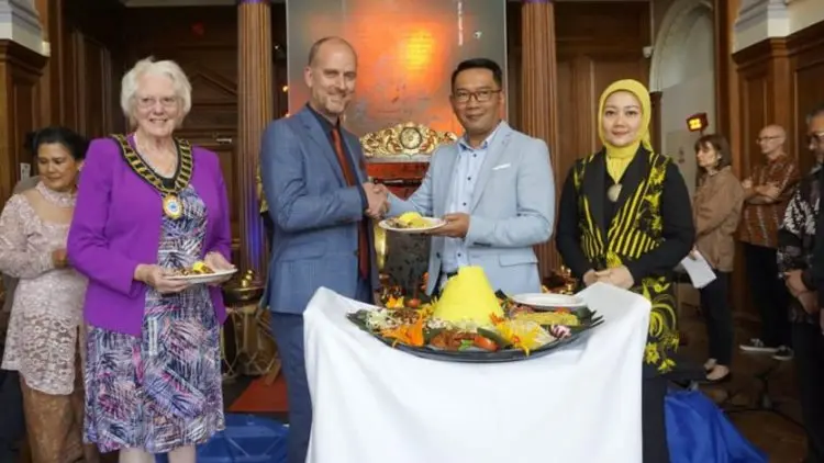Ridwan Kamil Resmikan Sudut Budaya Sunda di South Hill Park
