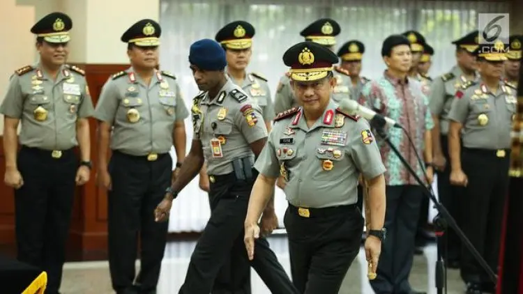 Kapolri Naikkan Pangkat 11 Perwira Tinggi