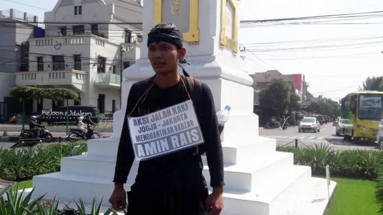 Pemuda Blora Jalan Kaki Yogyakarta-Jakarta demi Nazar Amien Rais