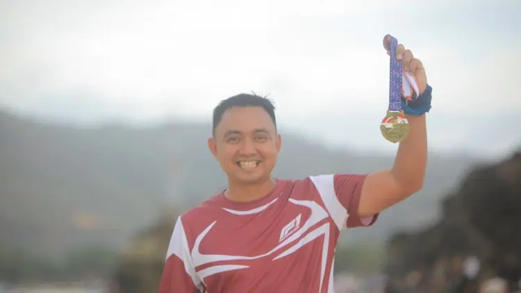 Camat Ini Lari 150 KM untuk Bantu Anak SOS Indonesia