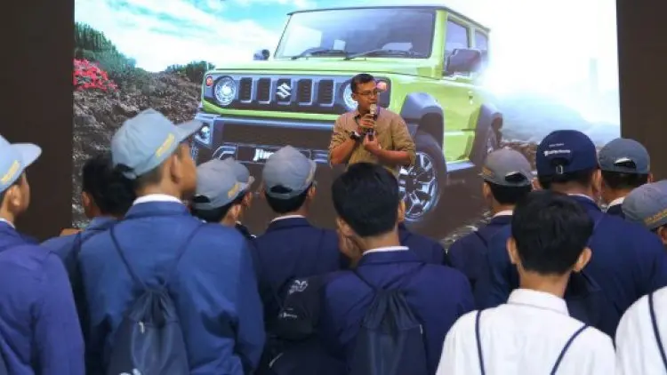 Suzuki Ajak Pelajar SMK Ulas Teknologi Jimny