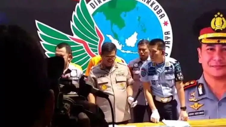 Gunakan Ponsel di Lapas, E dan IP Pasok Sabu untuk Nunung