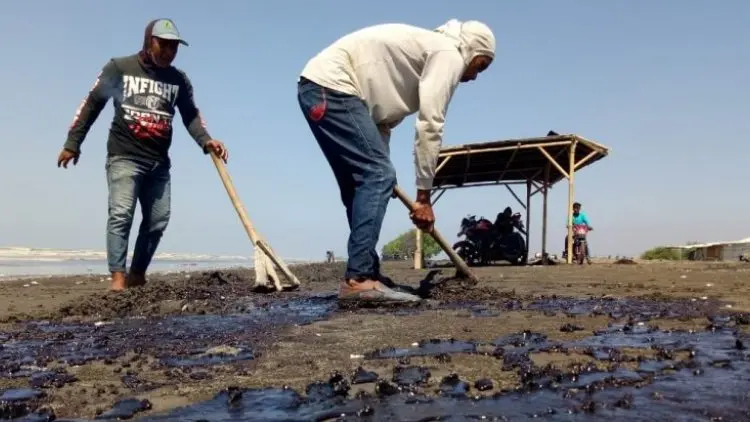 Tumpahan Minyak Pertamina Menyebar hingga Bekasi