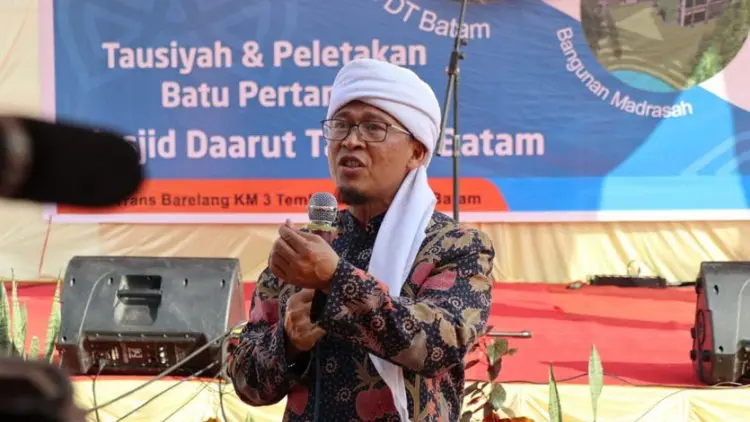 Wakaf DT, Aa Gym Letakkan Batu Pertama Masjid DT Batam