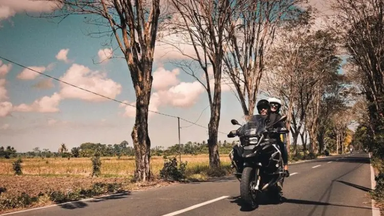 Darius Sinathrya Hobi Touring Bermotor