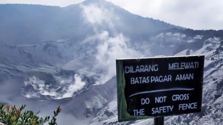 Tangkuban Parahu Erupsi, Bupati Aa: Warga Jangan Panik