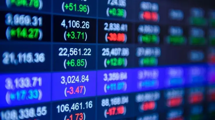 IHSG Turun 0,4% ke 6.296 dalam Tren Fluktuatif