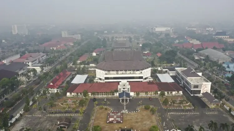 Pindah Ibu Kota, Berlari Dari Gempa Ke Asap Pekat Kebakaran Hutan