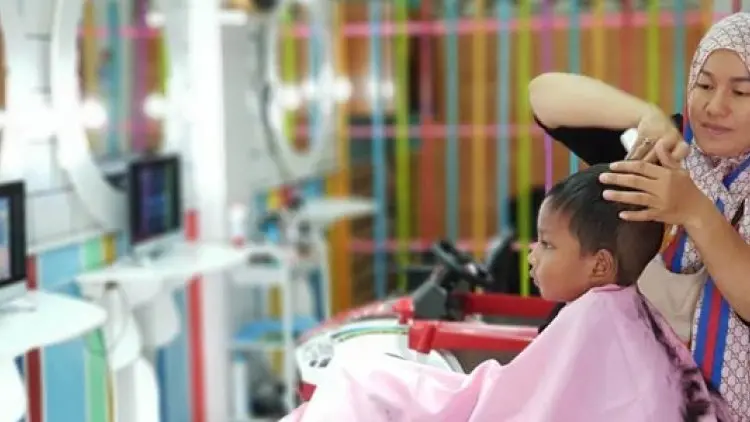 Jangan Tunda Cukur Rambut Anakmu..