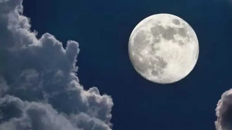Syair : Bulan Mengambang