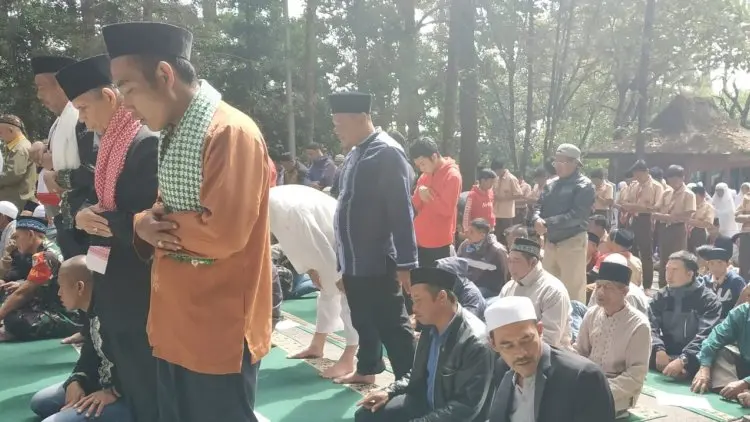 Doa dan Harapan di Kaki Tangkuban Parahu