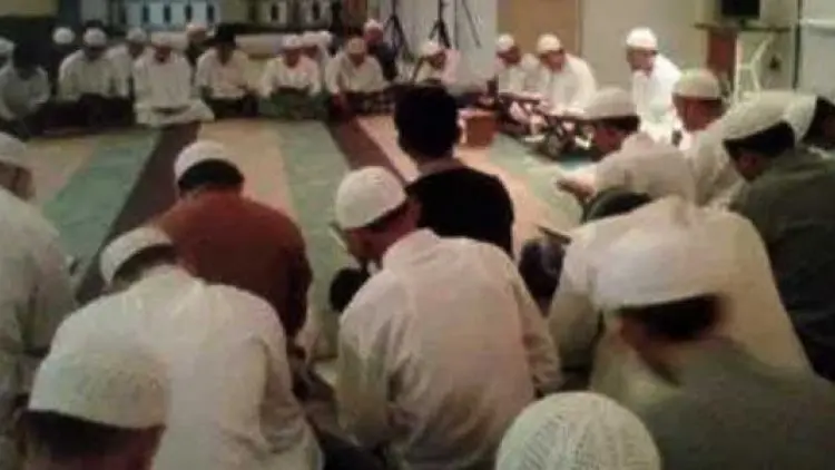 Penuntut Ilmu yang Dimuliakan Malaikat