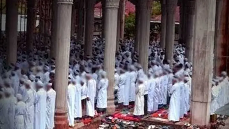 Jika Shaf Salat Terputus karena Tiang Masjid