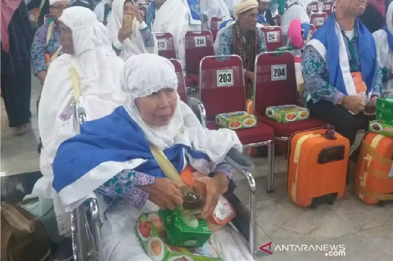 Nur Asiah, Meski "Stroke" Sukses Laksanakan Ibadah Haji