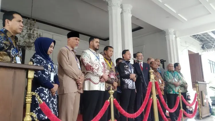 Sikap Kami: Please, Pak Mayor