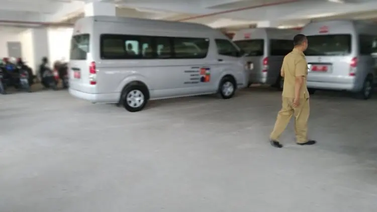 Dua Mobdin Pimpinan DPRD Belum Diserahkan Pejabat