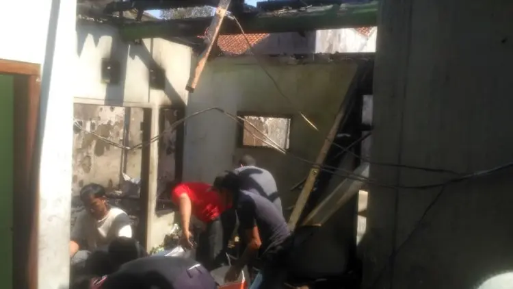 Api Melalap Tiga Bangunan di Cicalengka, Uang Rp15 Juta Ludes Terbakar