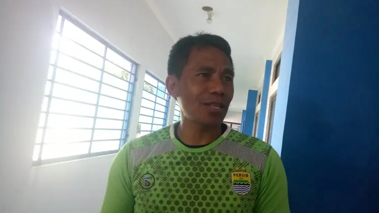 Robert Alberts Dukung Budiman Besut Blitar Bandung United