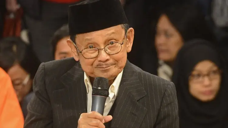 Habibie di Mata sang Putra Pertama