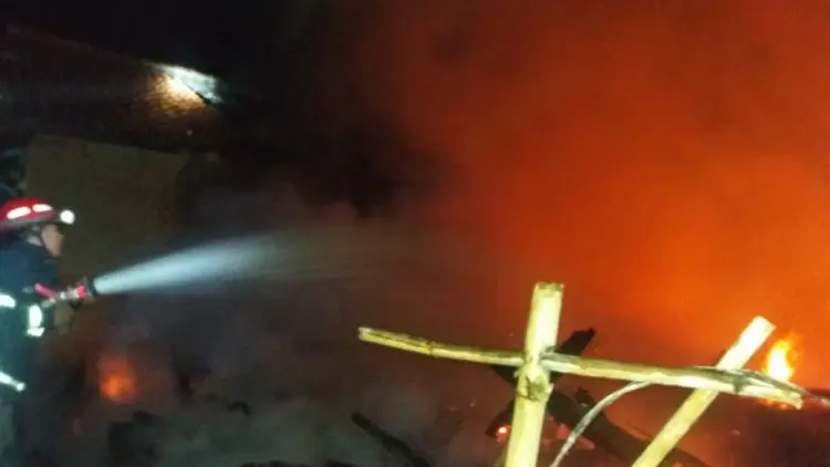 Tiga Rumah Warga Terbakar, Kerugian Ditaksir Rp500 Juta