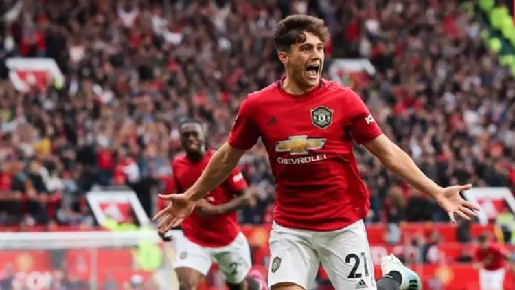 Manchester United vs Newcaslte, Jimat James