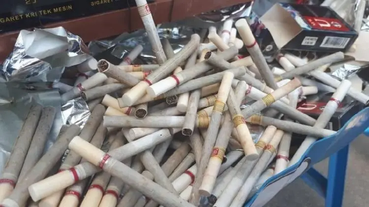 Kemenkeu Sindir Warga Lebih Priortas Beli Rokok