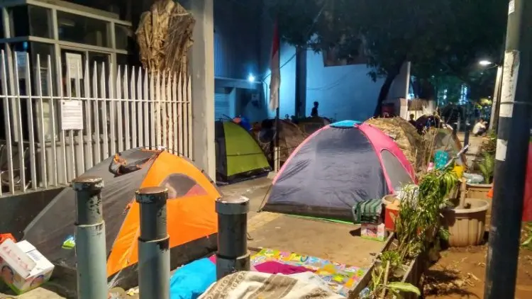 Puluhan Pencari Suaka Kembali Tempati Trotoar Kebon Sirih Jakarta