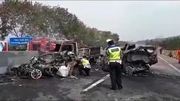 Polisi Buru Tersangka Lain Kasus Kecelakaan Karambol Cipularang