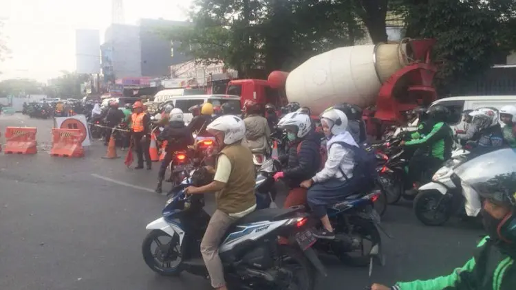 Pembangunan Jembatan Layang Timbulkan Kemacetan 