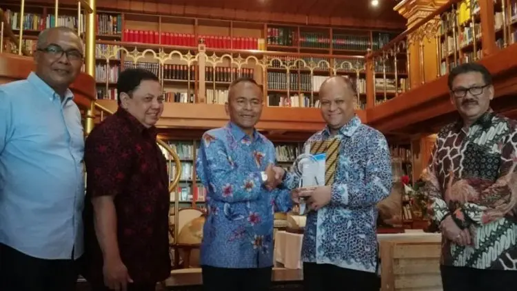 Ilham Habibie: Hoaks adalah Tantangan Medsos