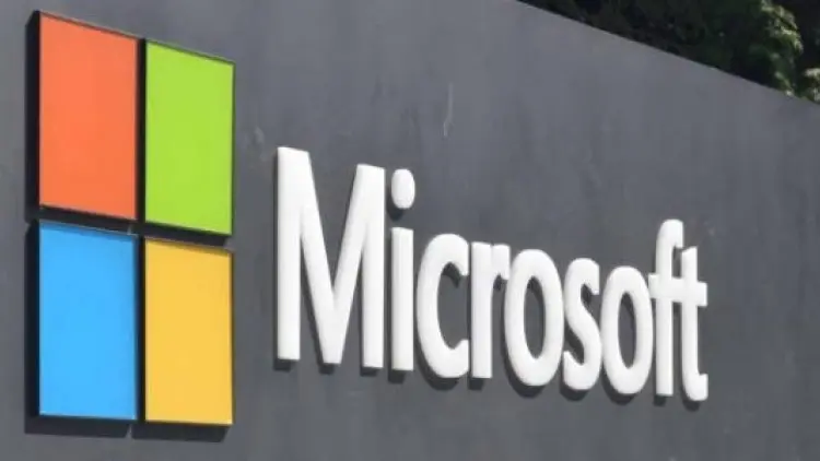 Microsoft Siapkan Perangkat Surface Layar Lipat?