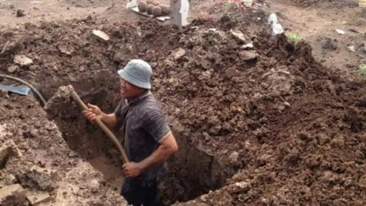 Menggali Kuburan untuk Buktikan Azab Kubur?