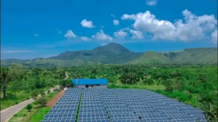 Memanen Cahaya Matahari di Bumi NTT demi Target Rasio Elektrifikasi