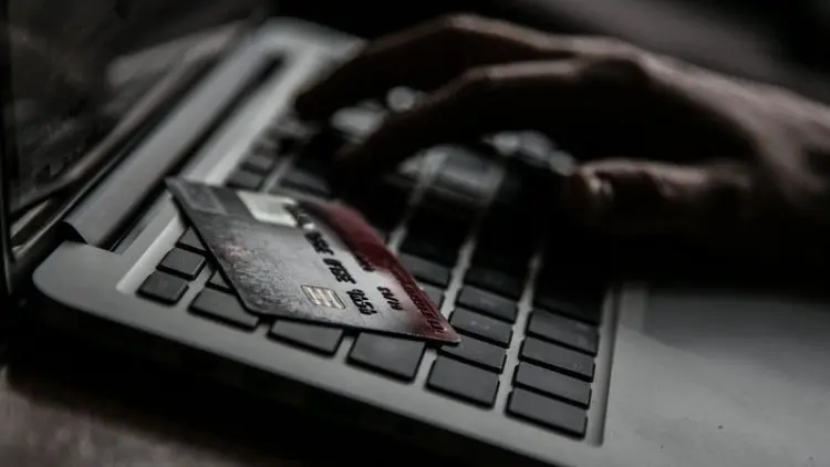 Masyarakat Heboh Belanja Online Telepon Pintar