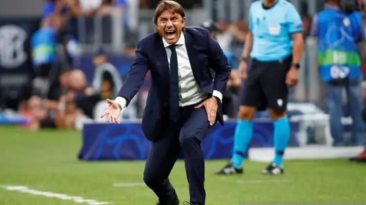 Inter Diimbangi Slavia, Conte Pasang Badan