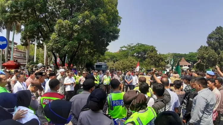 HMI Cirebon Tuntut Revisi Undang Undang KPK Dicabut