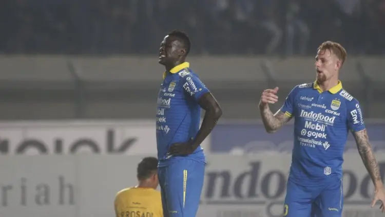 Foto: Persib Gagal Menang Lawan Juru Kunci