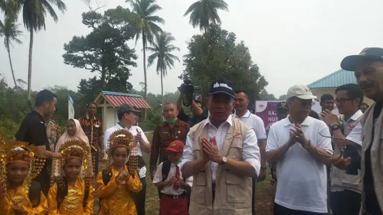 Mendikbud Resmikan Sekolah Satu Atap di Daerah Terpencil