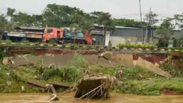 BBWS Ciliwung-Cisadane Perbaiki Tiga Tanggul Jebol di Bekasi