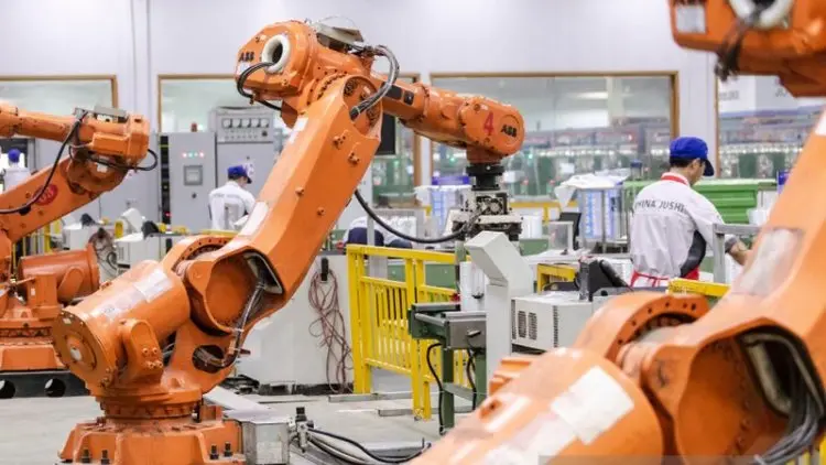 Sambut Revolusi Otomotif, ABB Tawarkan Solusi Pabrik Robotik