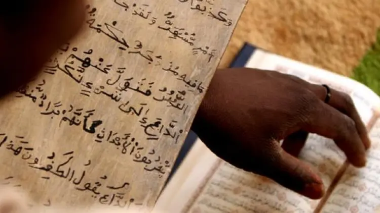 Ilmu itu Didatangi, Bukan Mendatangi