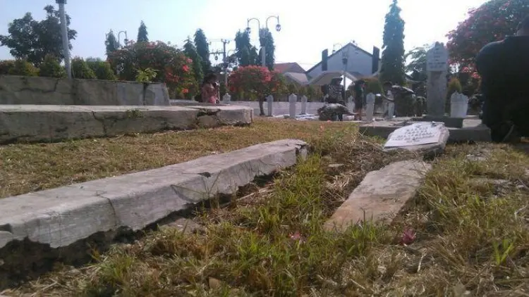 Taman Makam Pahlawan Purwakarta Butuh Perbaikan