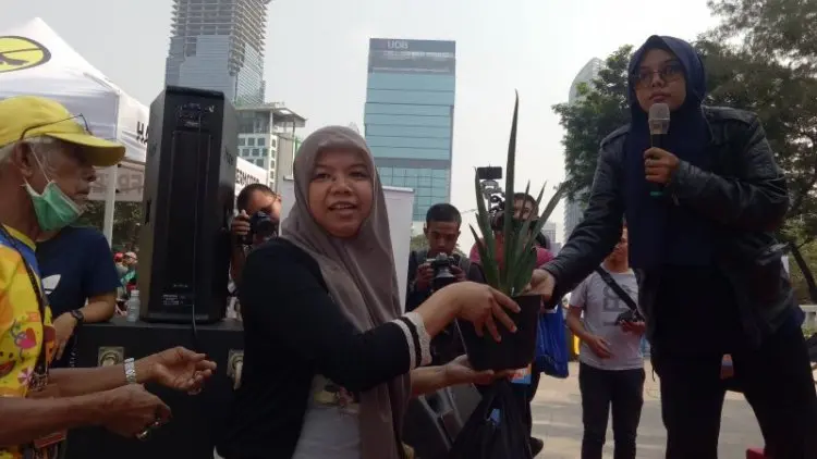 17 Tahun Car Free Day, Pemprov DKI Bagikan 100 Tanaman Lidah Mertua