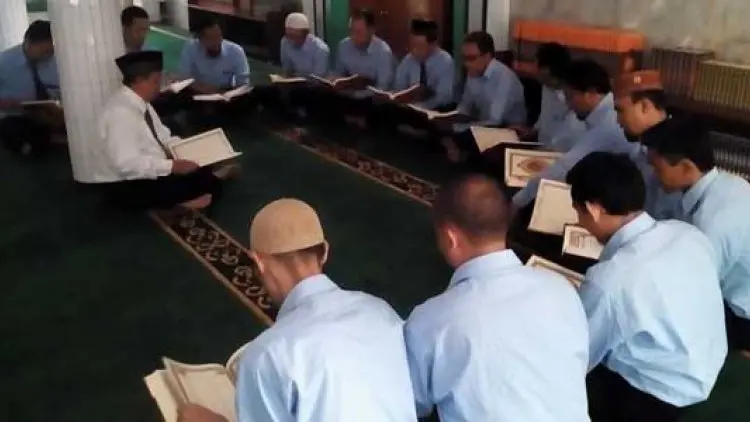 Manfaatkanlah Usia Anda untuk Belajar Ilmu Agama