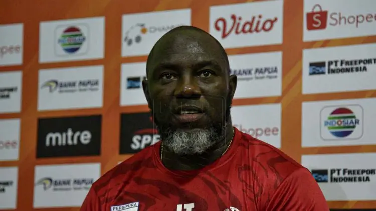 Hadapi Persib, Jacksen Hanya Buka Classroom untuk Persipura
