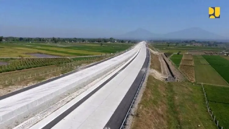 Sikap Kami: Madu dan Racun Infrastruktur