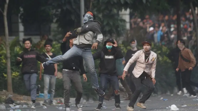 Anarko 'Otak' Rusuh Demo Mahasiswa di Bandung?