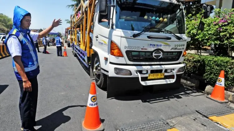 Penertiban dan Perawatan Truk Dongkrak Bisnis Angkutan