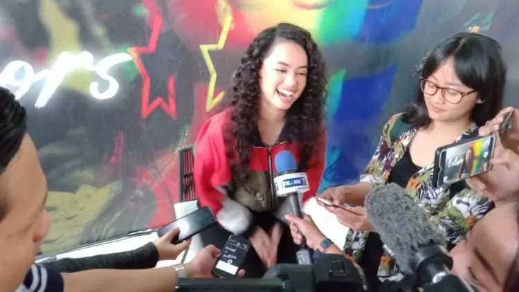 Penantian Panjang Wizzy Terbayar di Album "Colors"